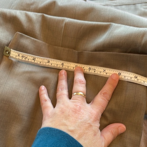 Men’s Axist tan dress pants. 40x30. Lightweight flat front pockets front/back - Picture 10 of 10